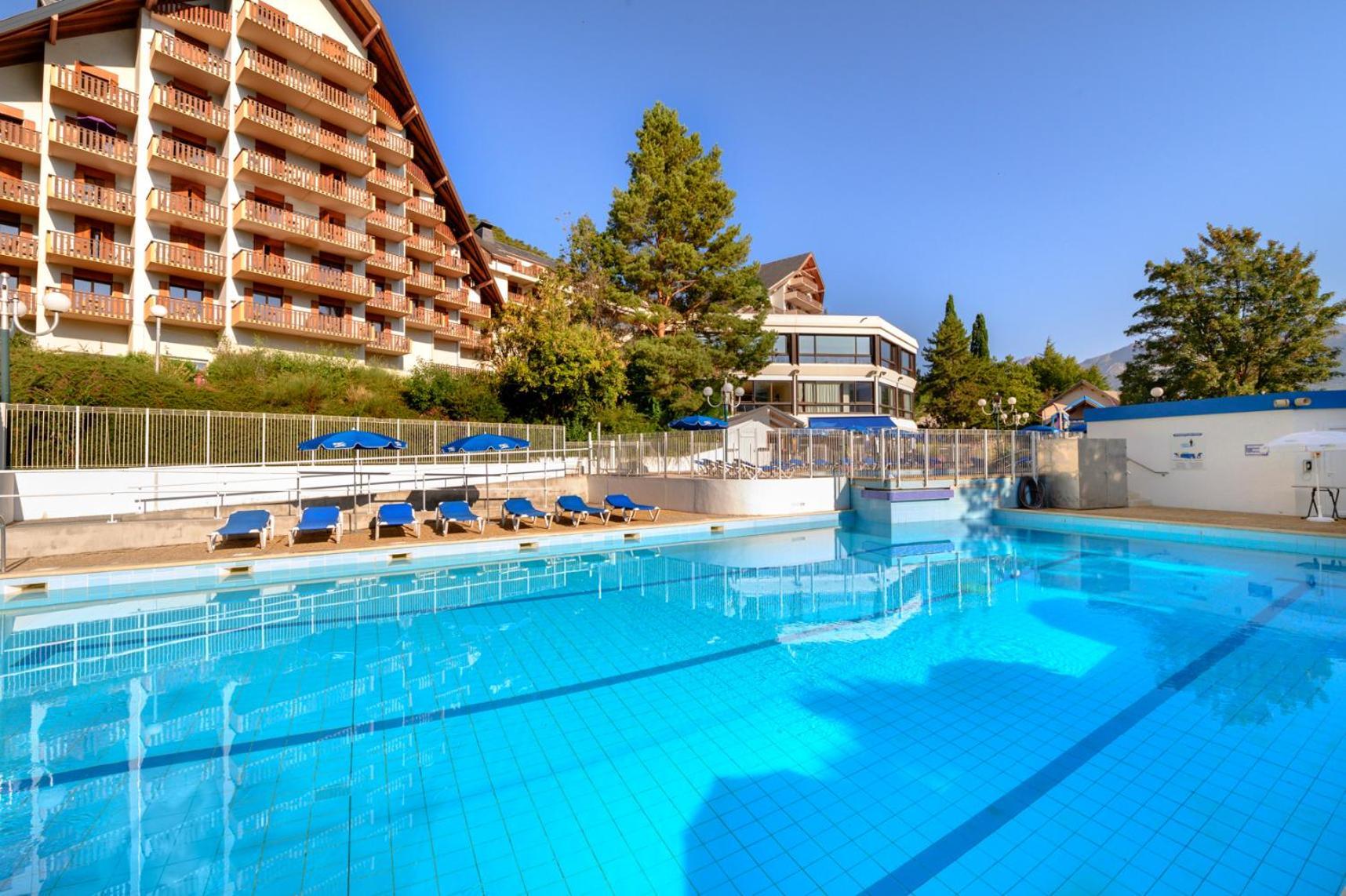 Village Club Les Hyvans Шорж Экстерьер фото