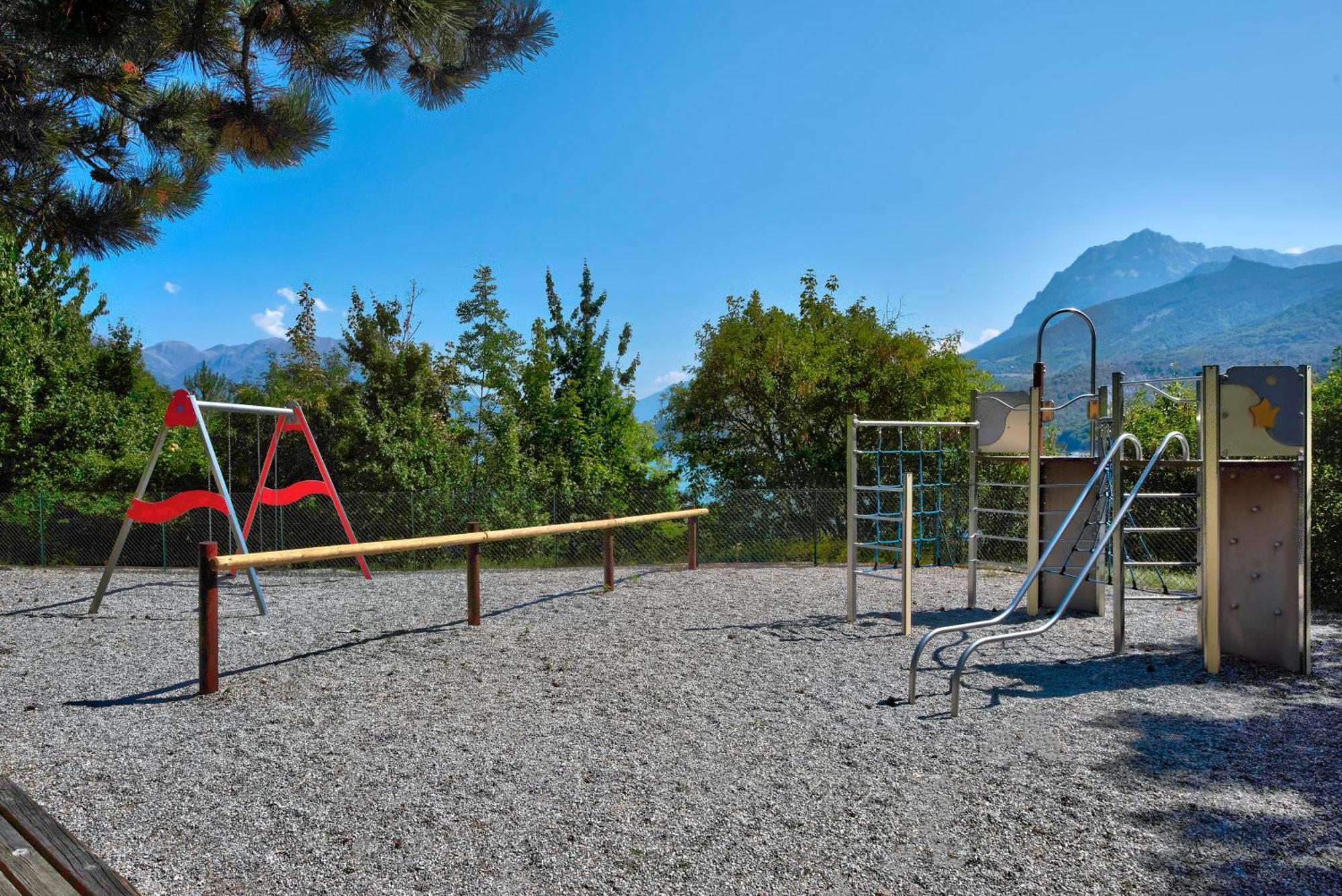 Village Club Les Hyvans Шорж Экстерьер фото