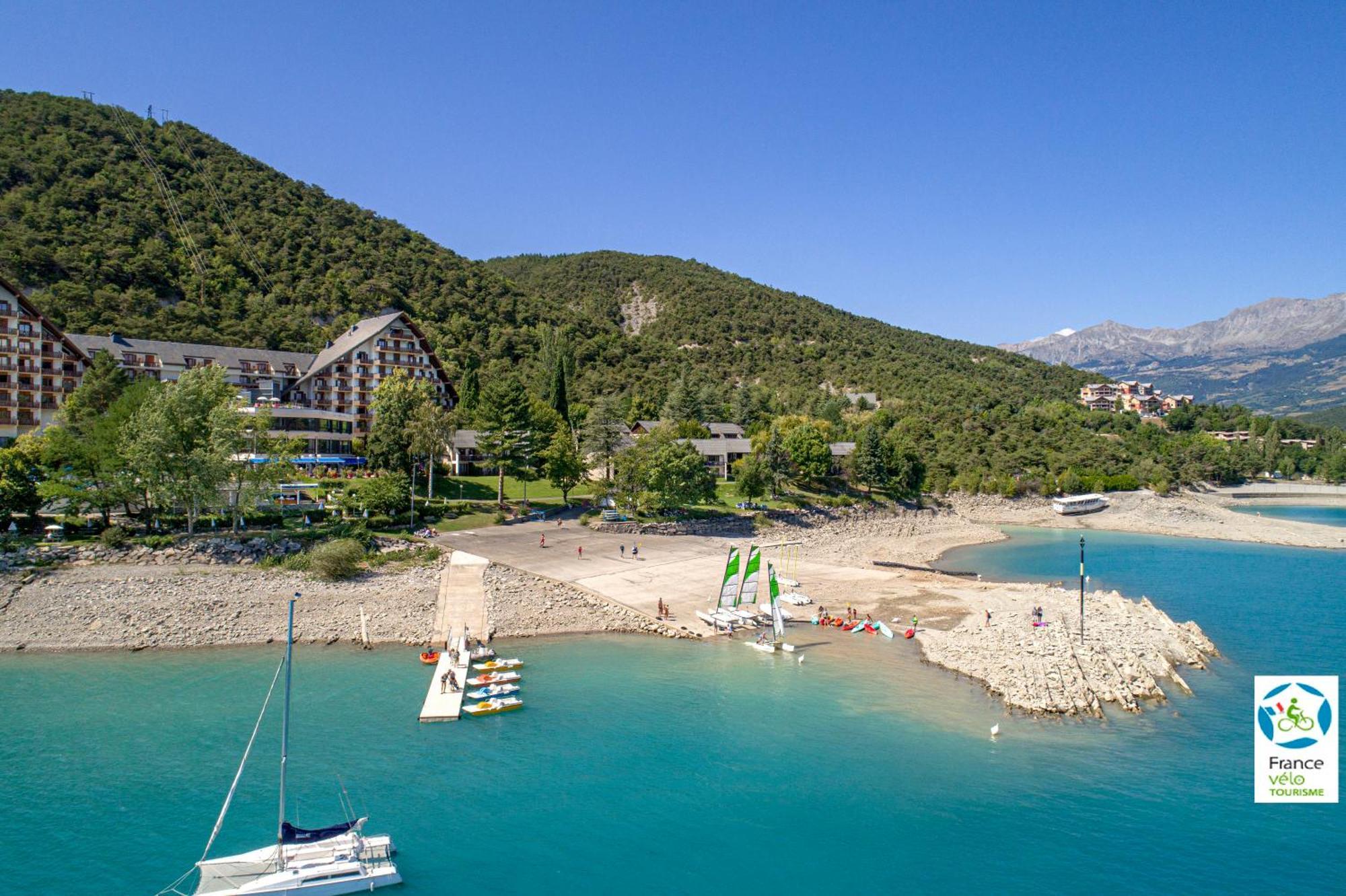Village Club Les Hyvans Шорж Экстерьер фото