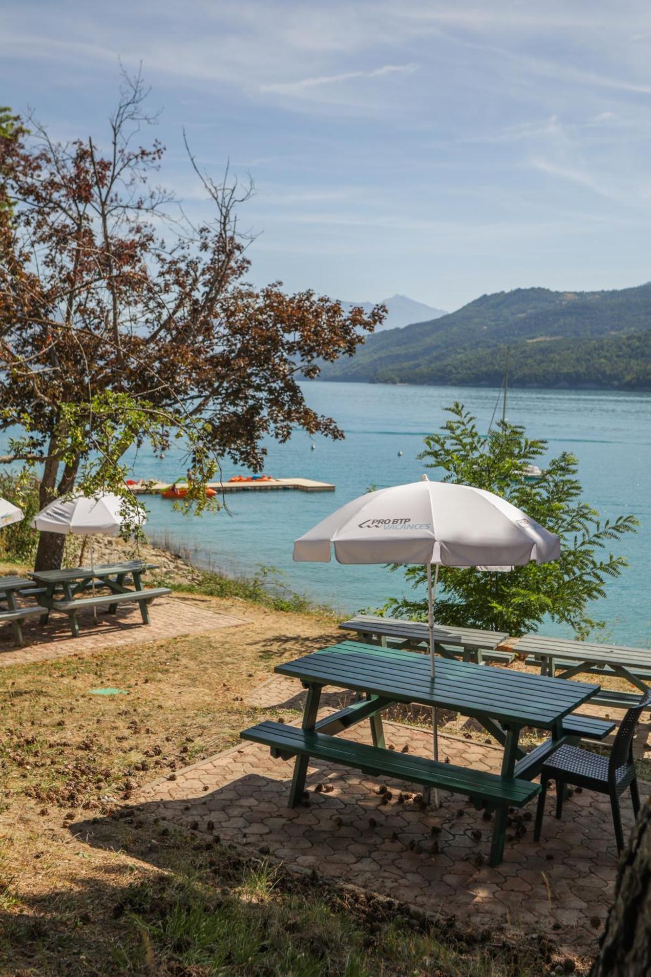 Village Club Les Hyvans Шорж Экстерьер фото