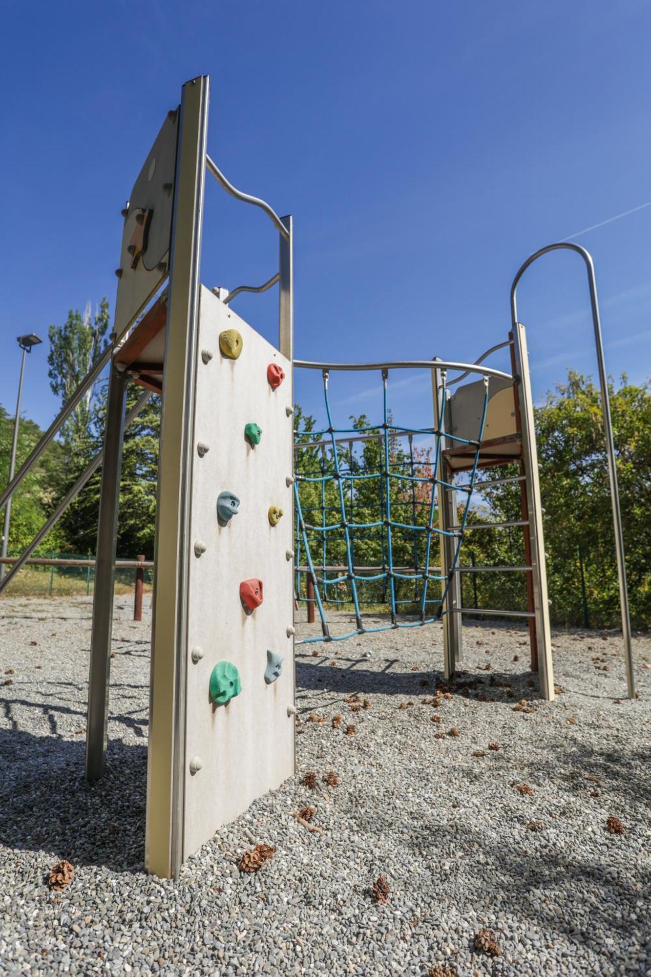 Village Club Les Hyvans Шорж Экстерьер фото