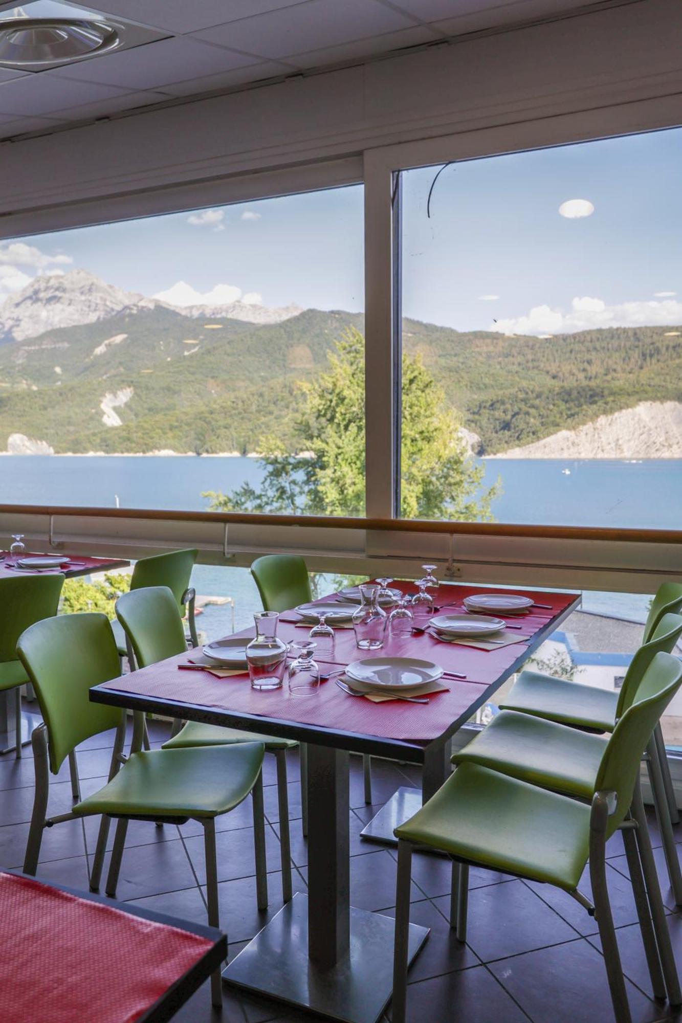 Village Club Les Hyvans Шорж Экстерьер фото
