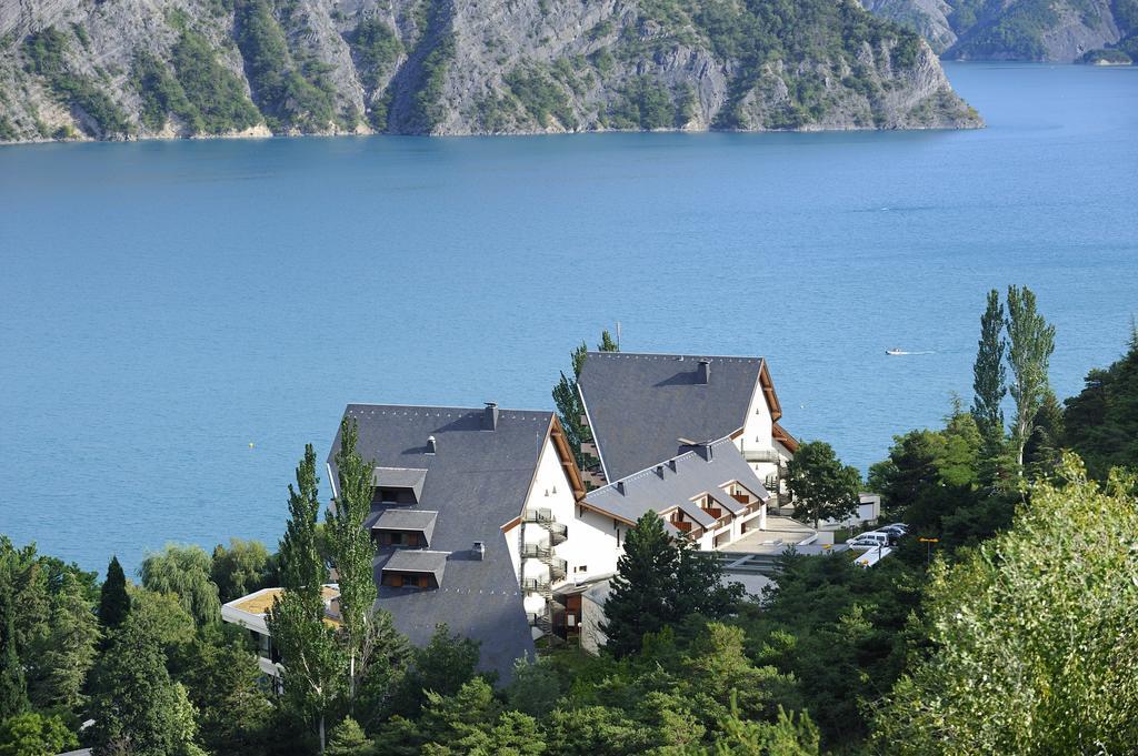 Village Club Les Hyvans Шорж Экстерьер фото