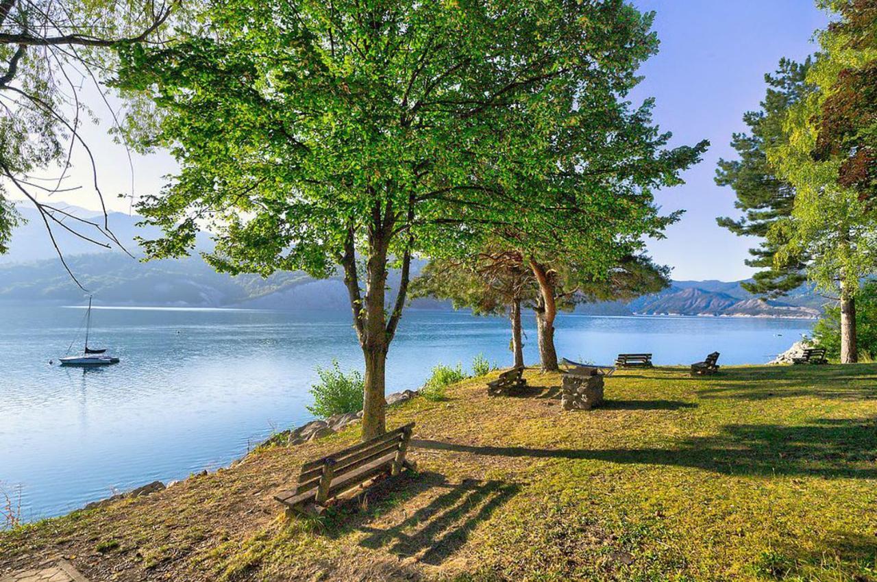 Village Club Les Hyvans Шорж Экстерьер фото