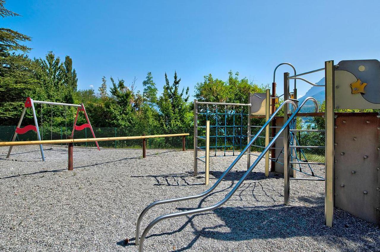 Village Club Les Hyvans Шорж Экстерьер фото
