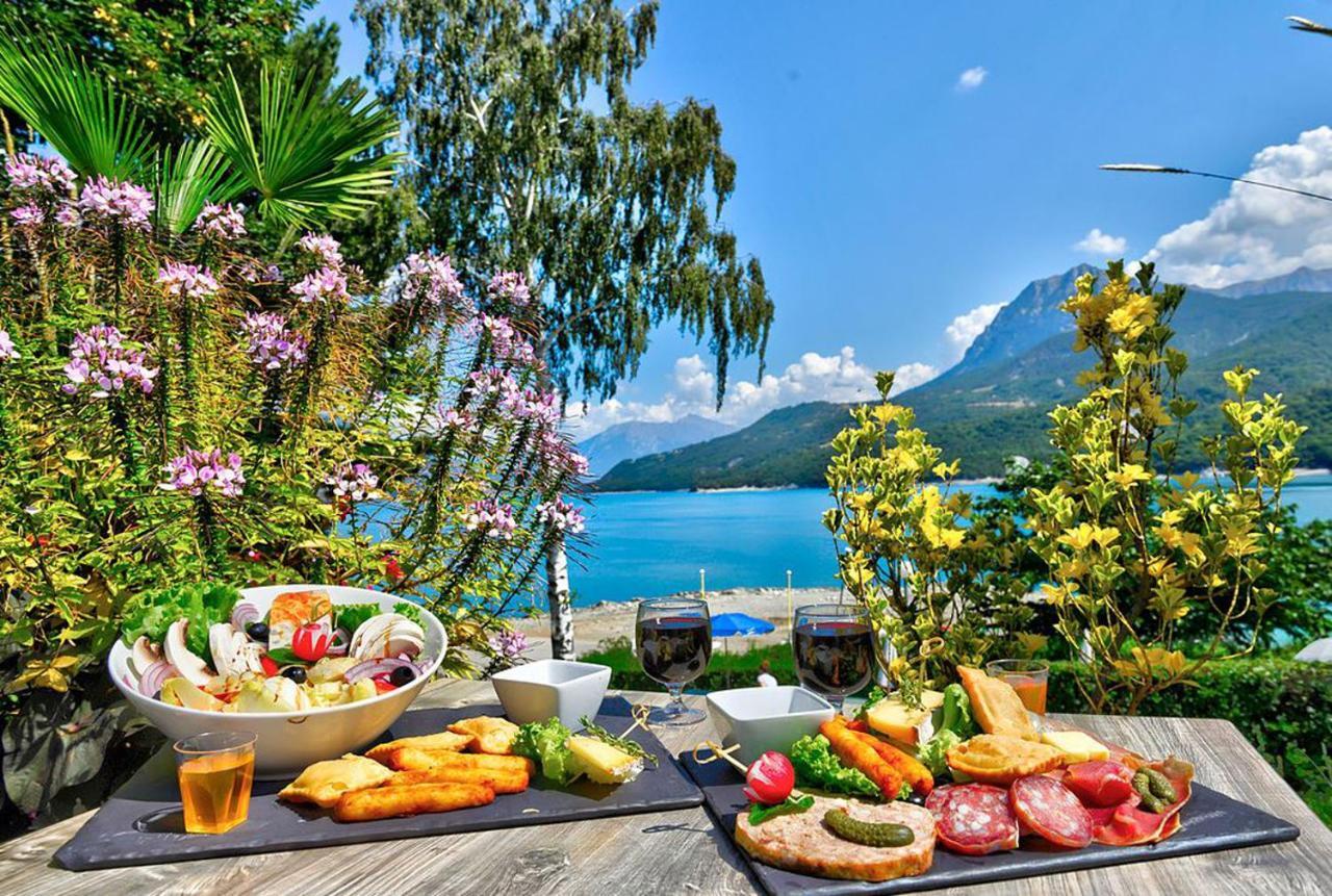 Village Club Les Hyvans Шорж Экстерьер фото