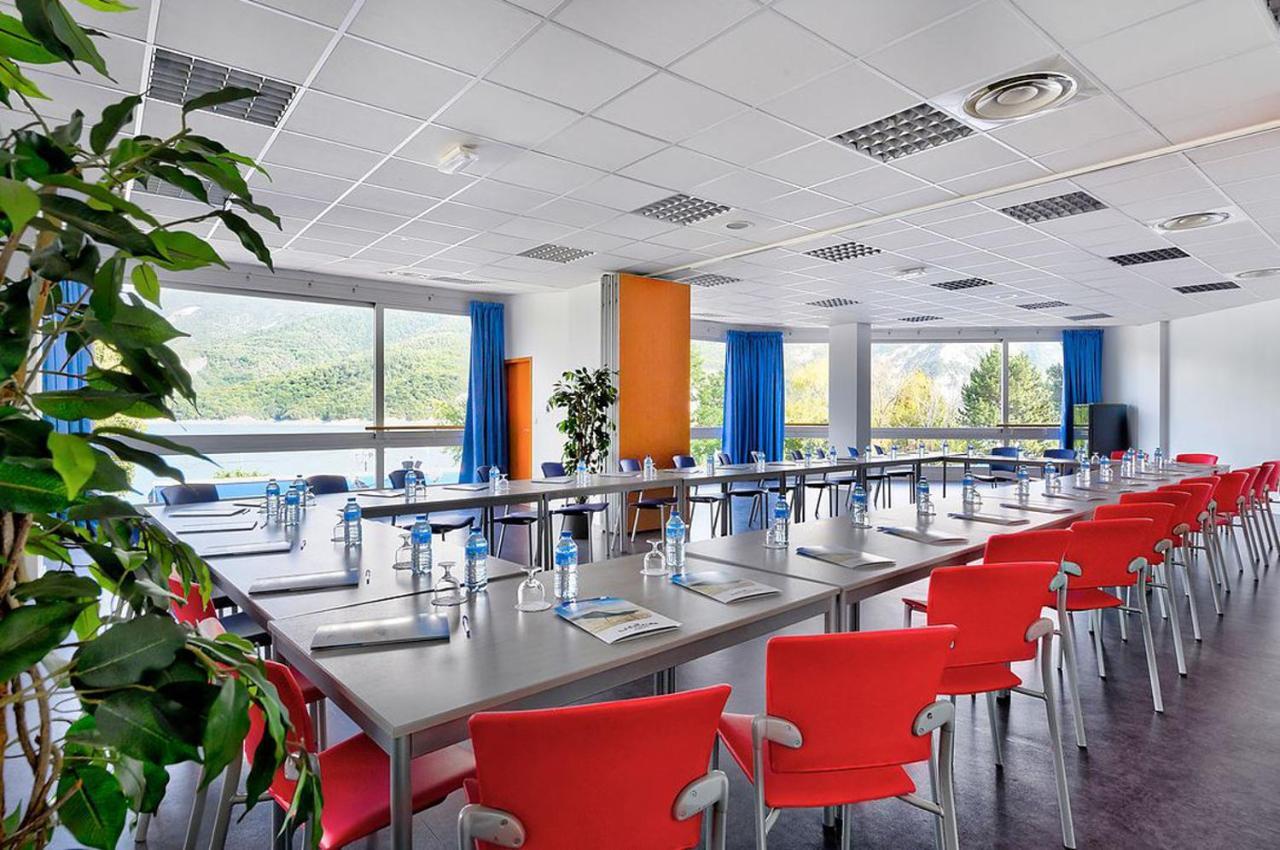 Village Club Les Hyvans Шорж Экстерьер фото